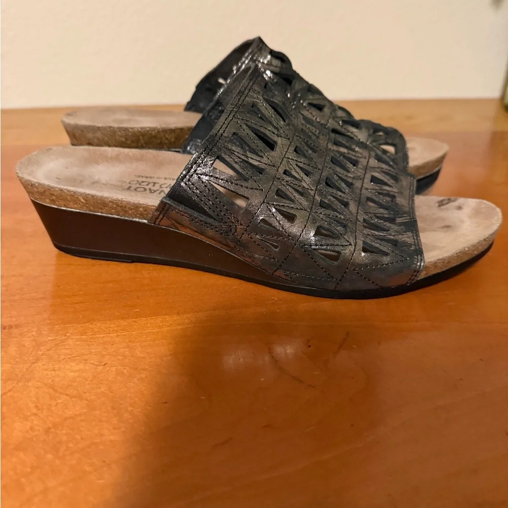 Naot Crown metallic Black Cutout Slide Wedge‎ Sandals leather